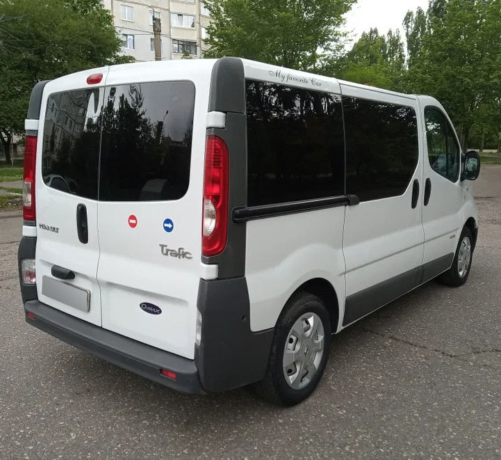 post1919-2_renault_trafic_2012