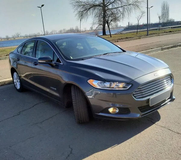 post2130_ford_fusion_2016