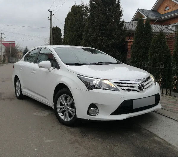 post2302_toyota_avensis_2012