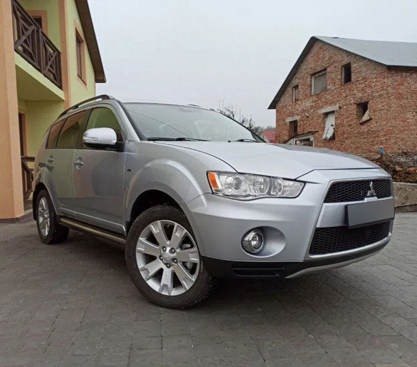 post2366_mitsubishi_outlander_2012