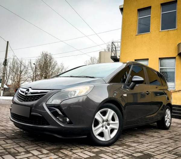 opel zafira 2012