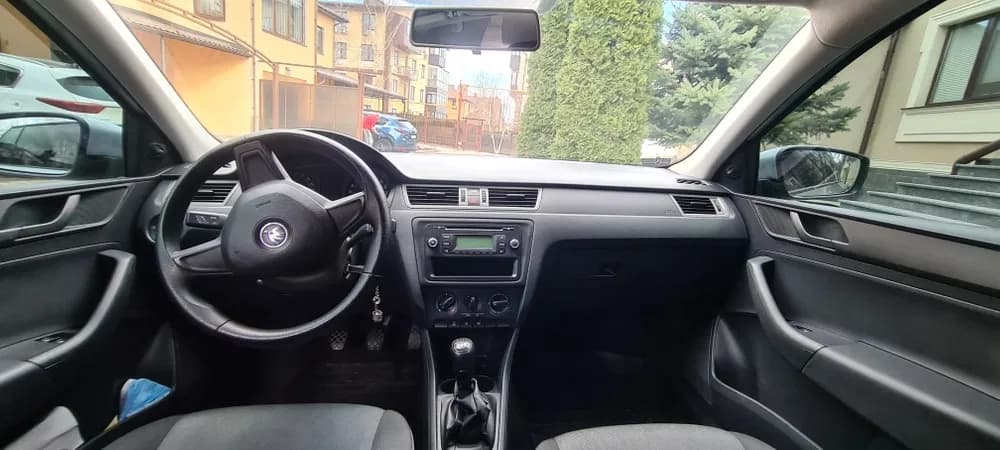 post2555-3_skoda_rapid_2014