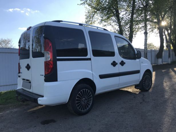 post257-2_fiat_doblo_2009