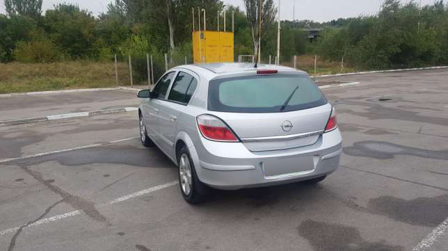 post271-2_opel_astra_2006