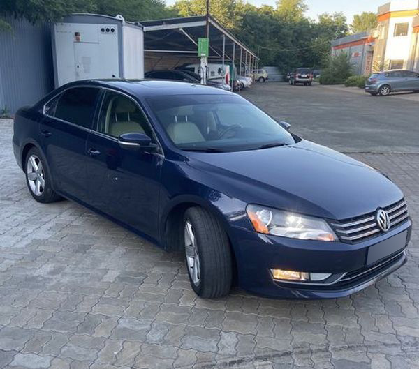 volkswagen passat 2012