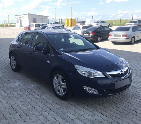 opel astra 2011