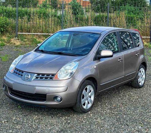 nissan note 2009