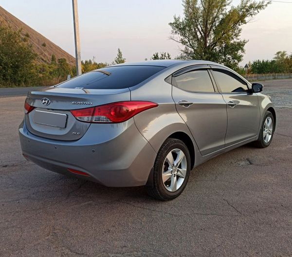 hyundai elantra 2012