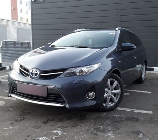 toyota auris 2014