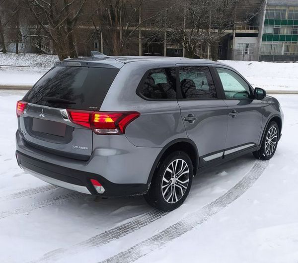 mitsubishi outlander 2017