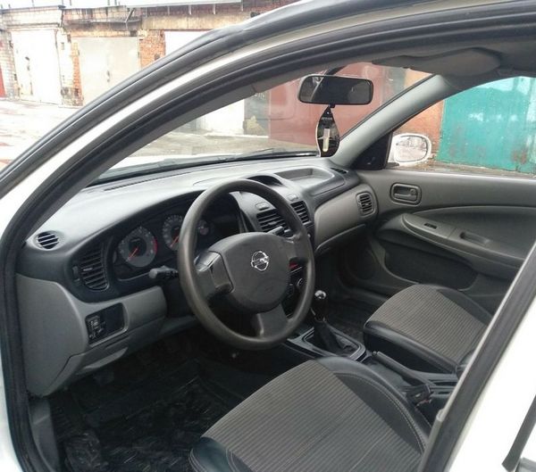 nissan almera 2012