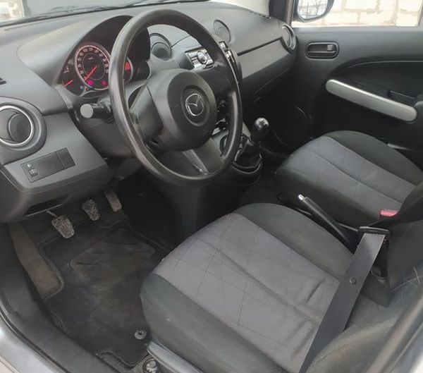 mazda 2 2013