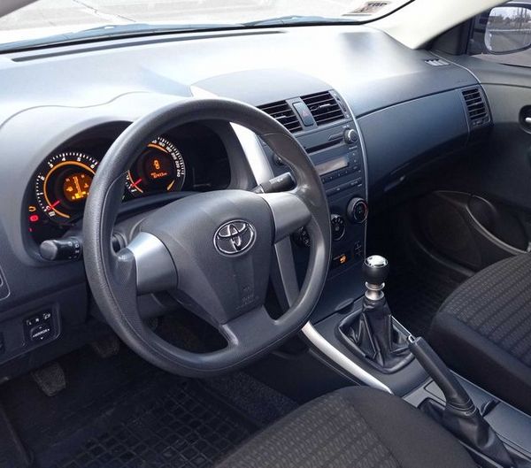 toyota corolla 2012