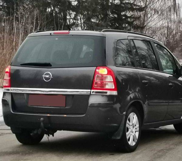 opel zafira 2011