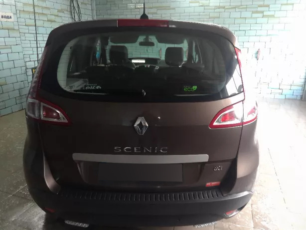 post383-2_renault_scenic_2011