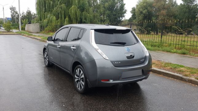 post441-2_nissan_leaf_2015