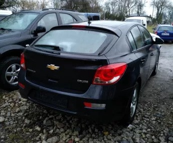 post450-2_chevrolet_cruze_2011