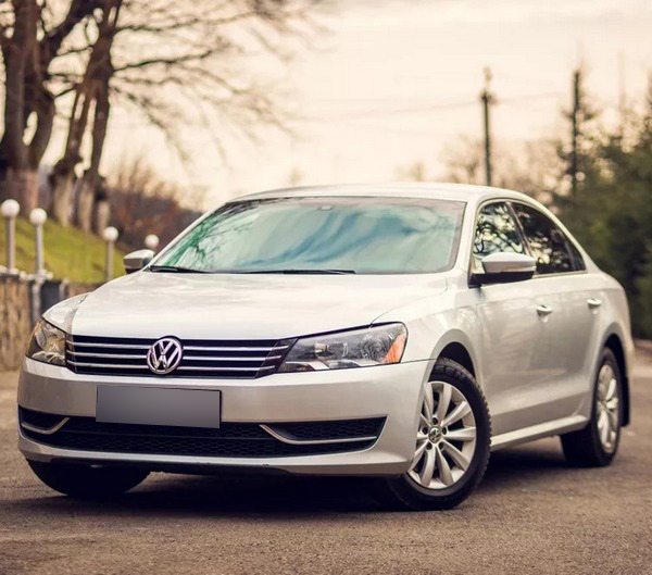 post715_volkswagen_passat_2014